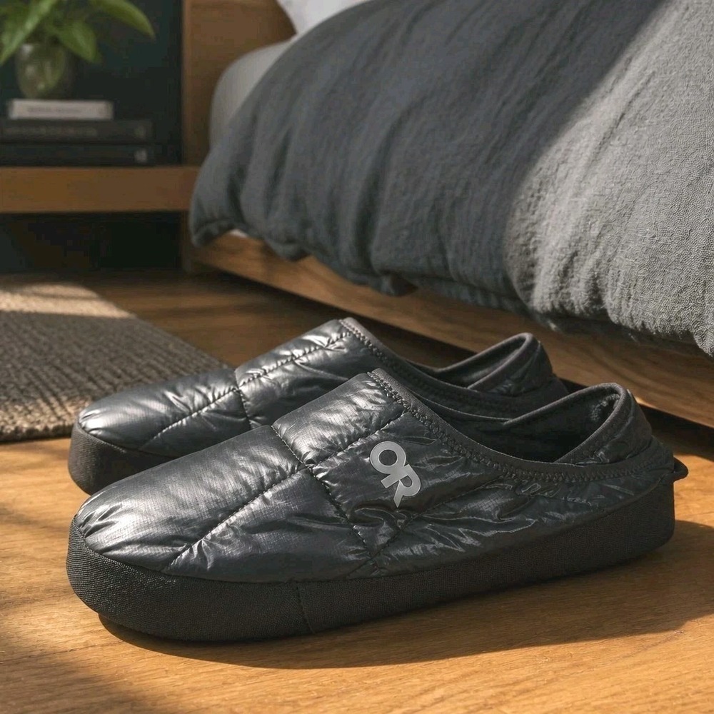 Outdoor Research Tundra Slip-On Aerogel Bootie Men's L/G Black